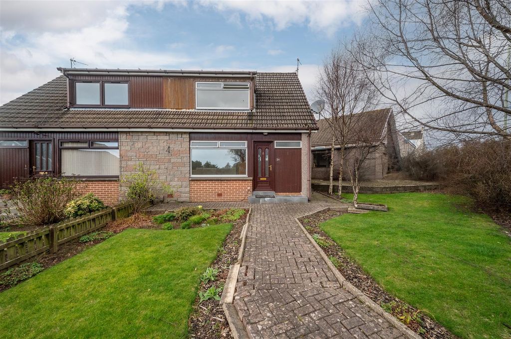 Property photo 1 of 19 24 Edzell Street Bf-19.Jpg