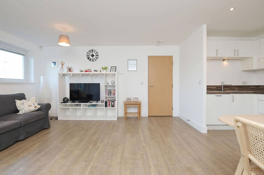 Additional image 5 of 1 bed flat for saleBurnbrae Drive, East Craigs, Edinburgh EH12