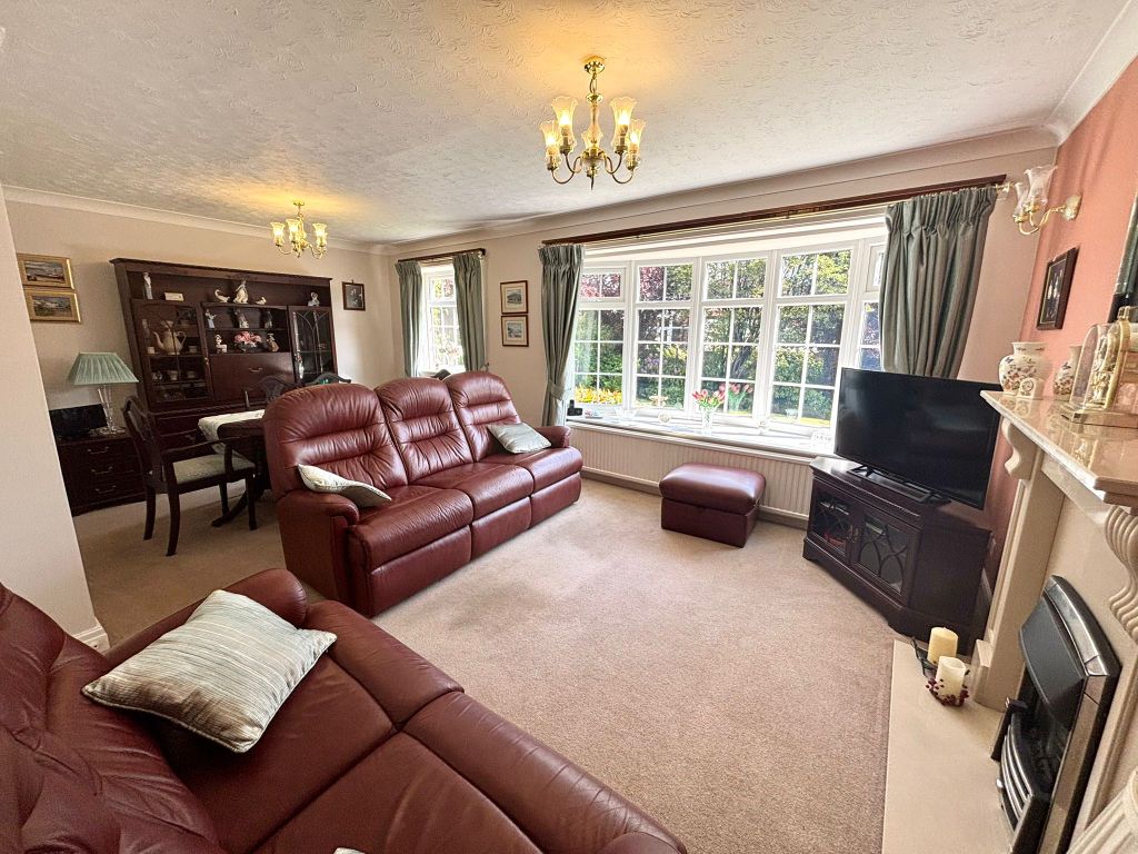 Property photo 3 of 17 Living Room