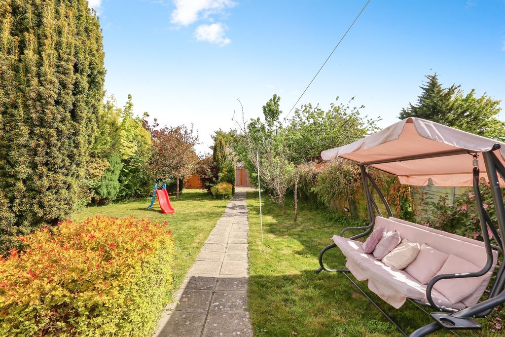 Property photo 3 of 17
