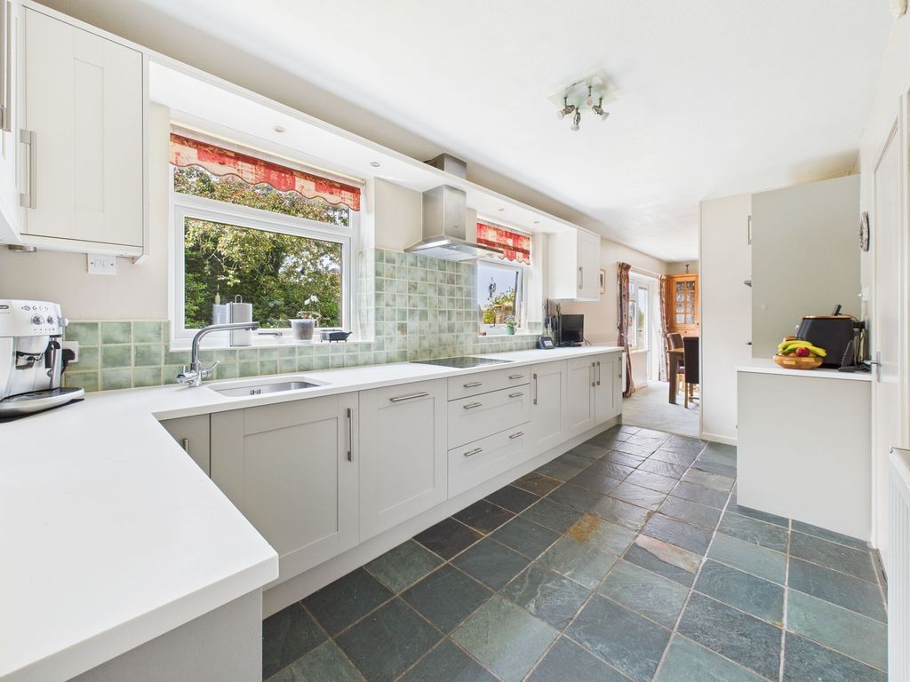 Property photo 3 of 26 Kitchen