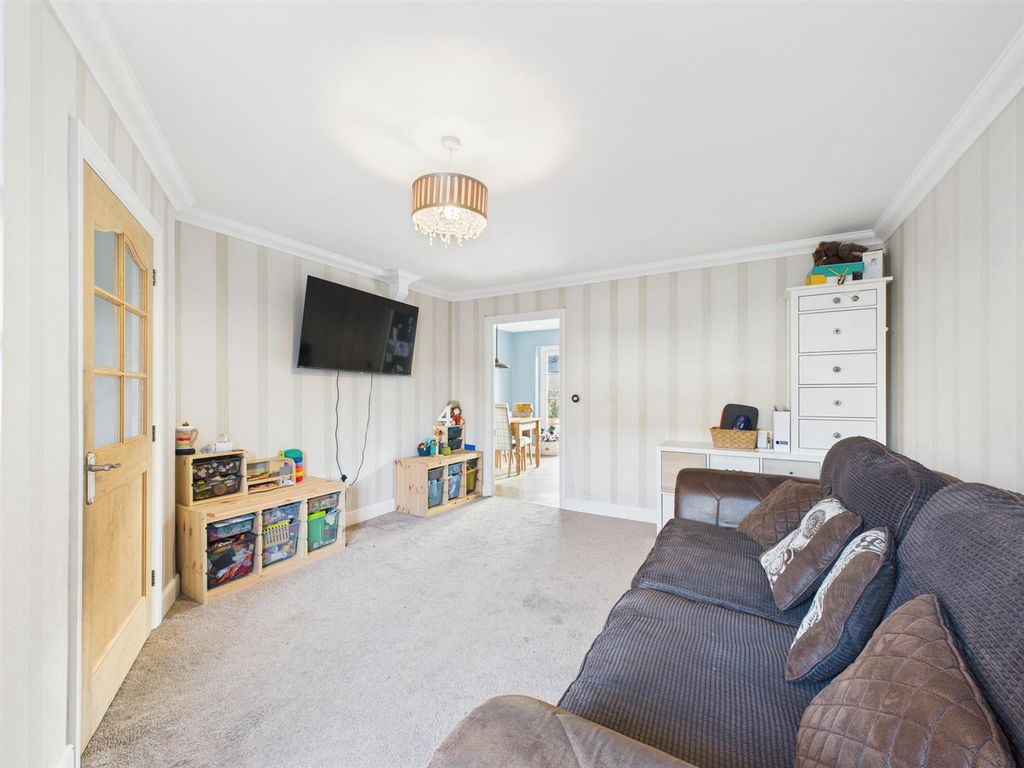 Property photo 2 of 21 Cam02885G0-Pr0517-Still001.Jpg