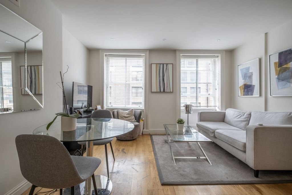 Property photo 3 of 9 Reception