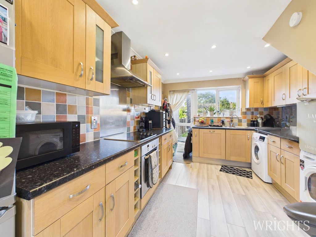 Property photo 3 of 15 Kitchen