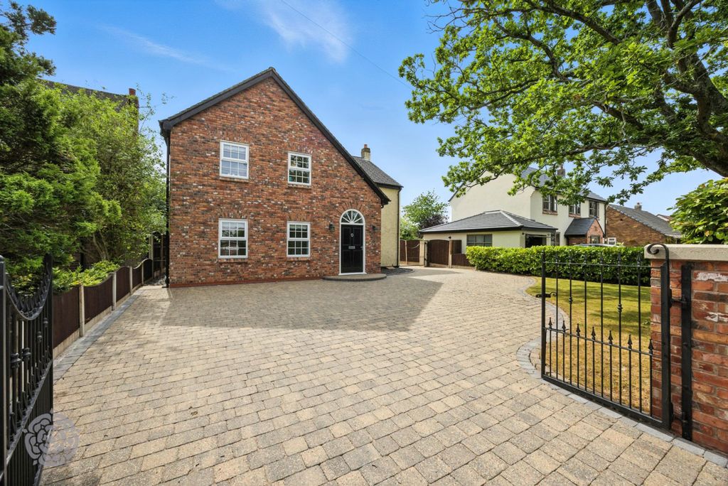 Property photo 2 of 28 Picture No. 27