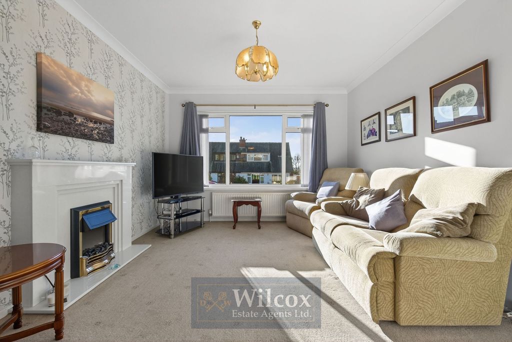 Property photo 2 of 25