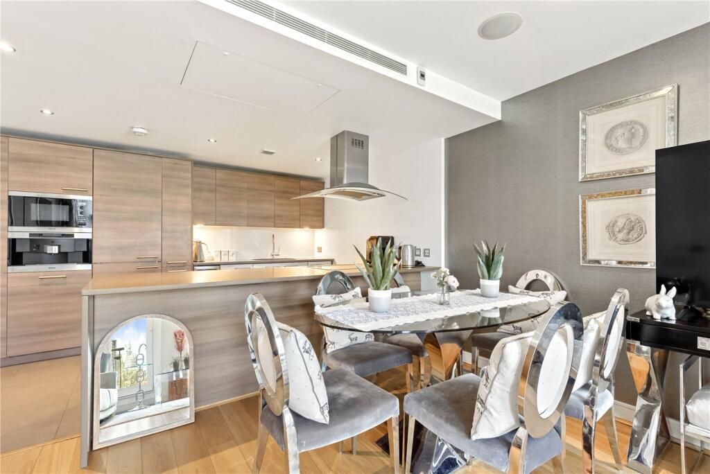 Property photo 2 of 13 Dining To Kitchen