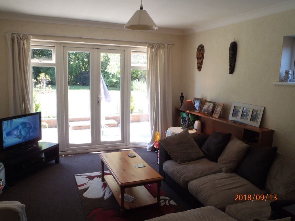 Property photo 2 of 14 Lounge