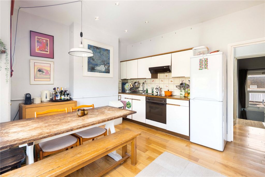 Property photo 2 of 8 Kitchen