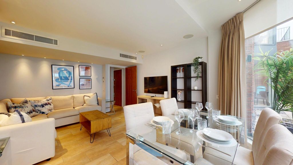 Property photo 2 of 25