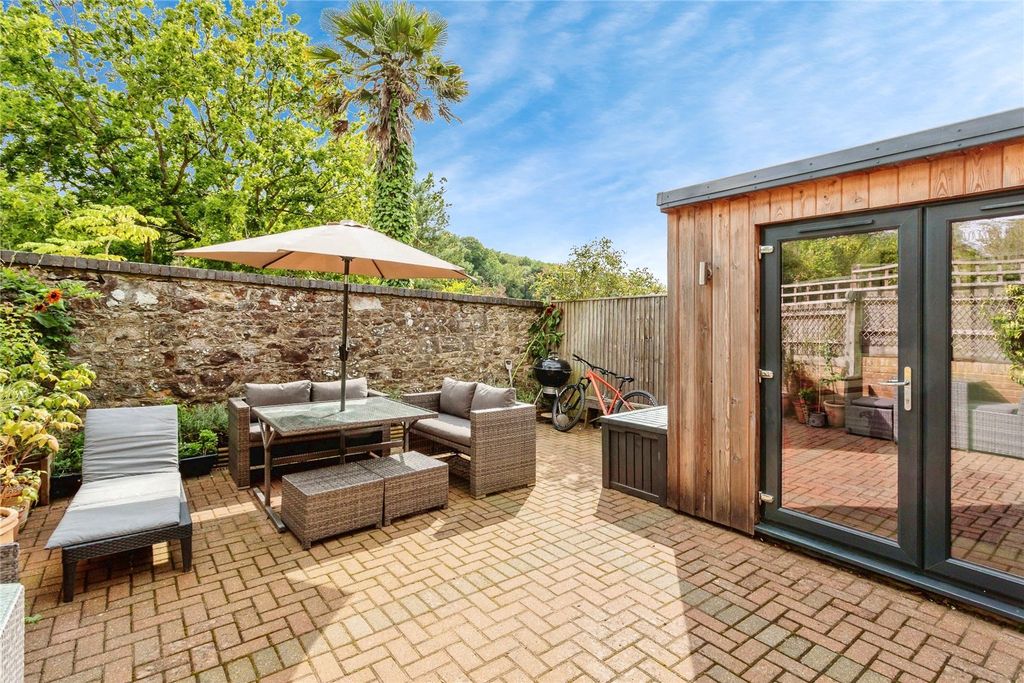 Property photo 3 of 33 Photography