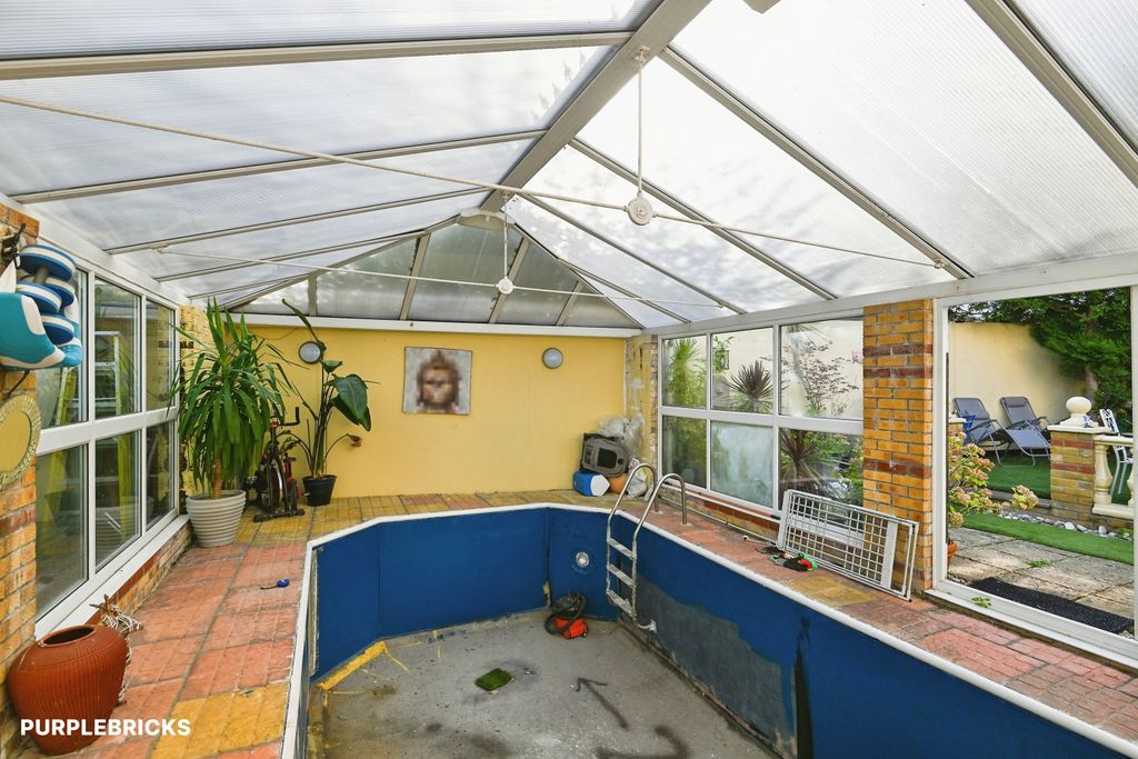 Property photo 3 of 25