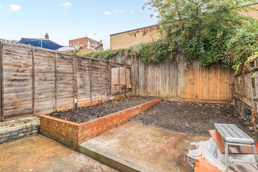 Property photo 2 of 9 1538478-5-1A15Ea9...