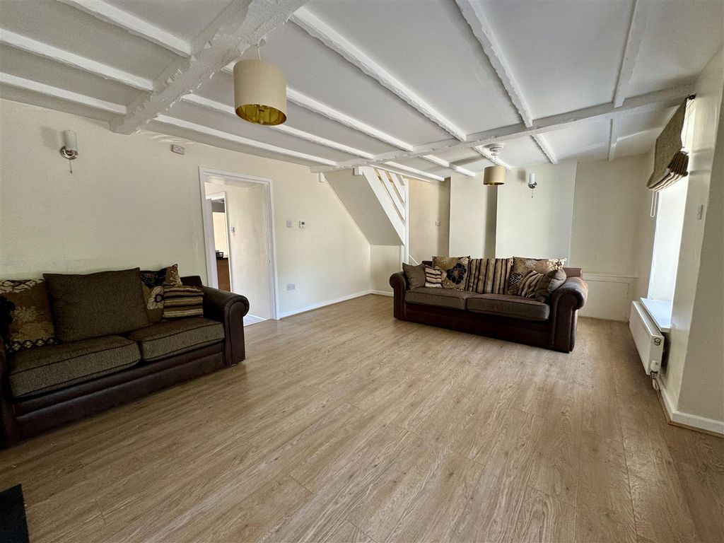 Property photo 3 of 27 Living Room