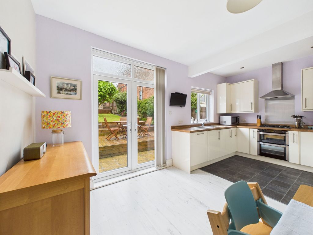 Property photo 3 of 20 Dining/Kitchen
