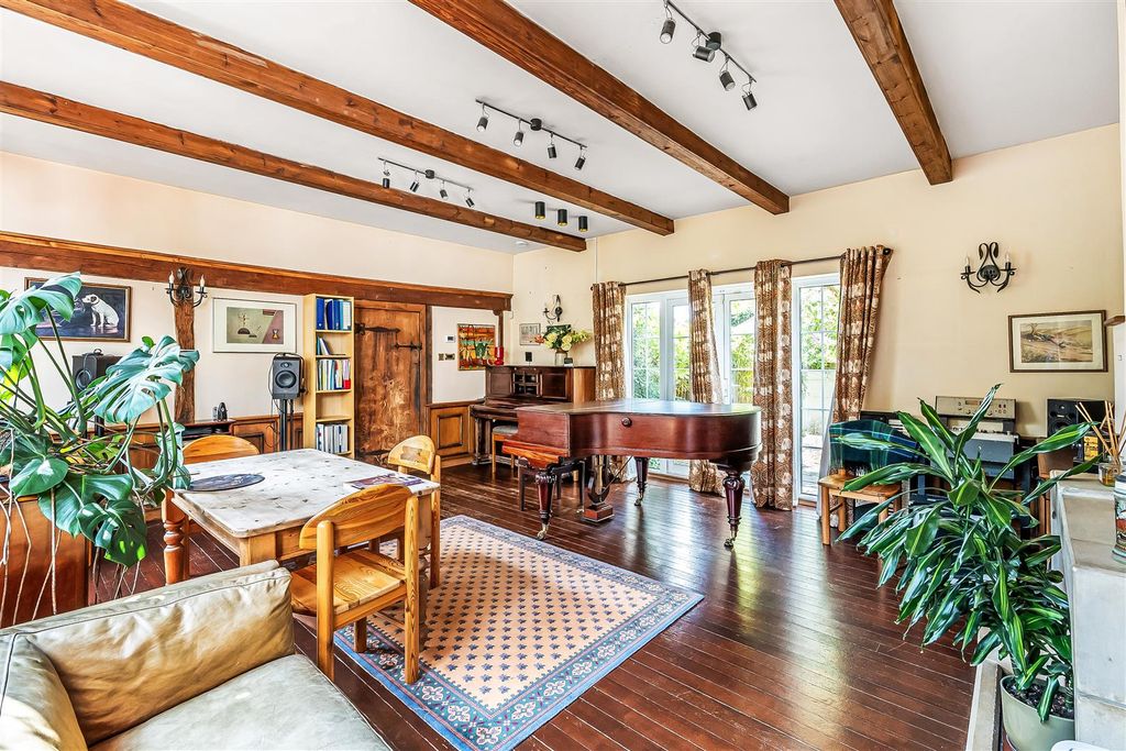 Property photo 3 of 22 Music Room.Jpg