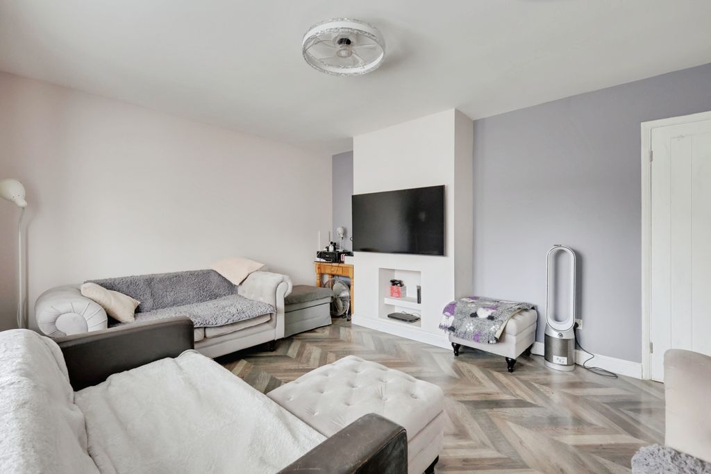 Property photo 3 of 17 De6926A7-4S6A3472-4S6A3478