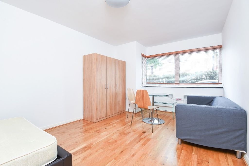 Property photo 1 of 7 Picture No. 05