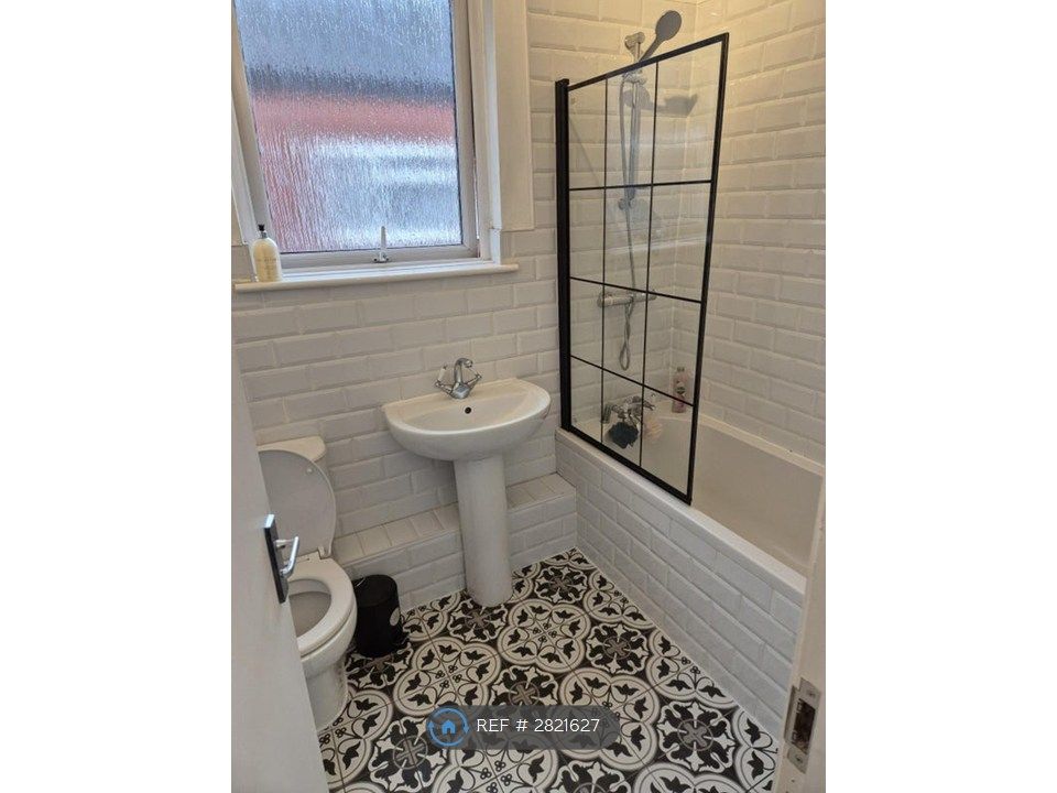 Property photo 3 of 8 Bathroom