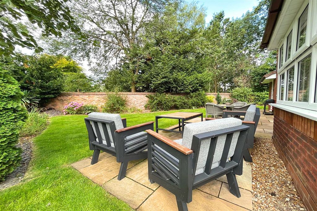 Property photo 2 of 36 Garden