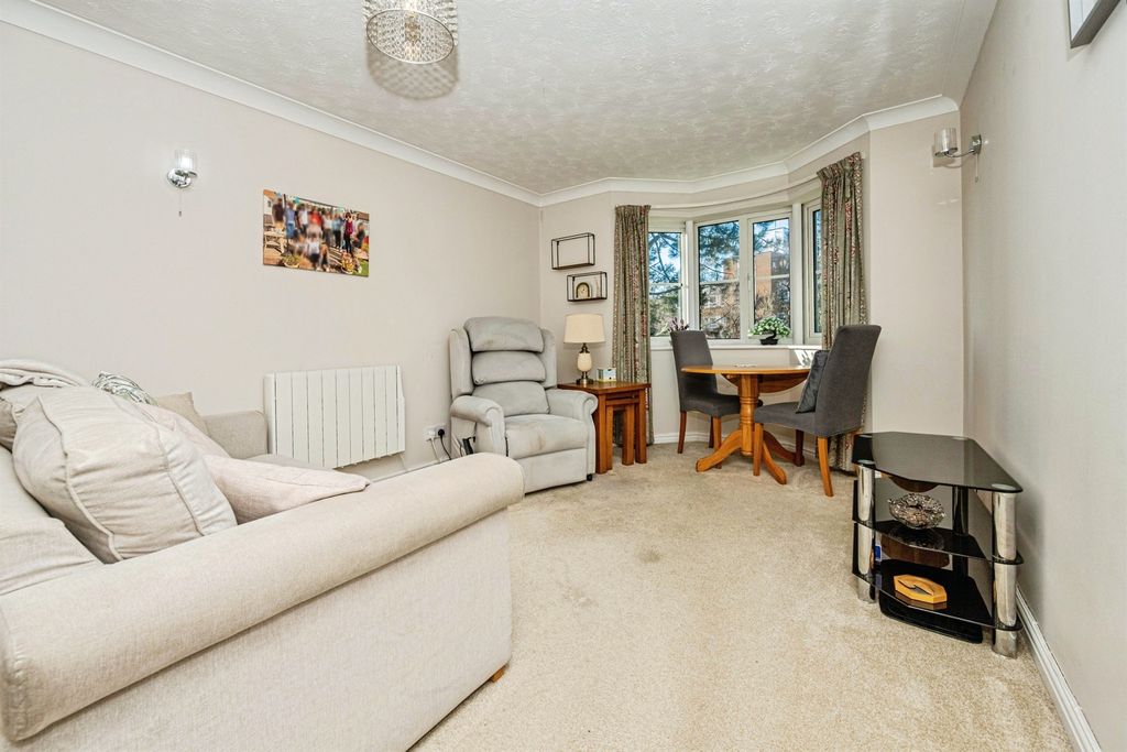 Property photo 2 of 11