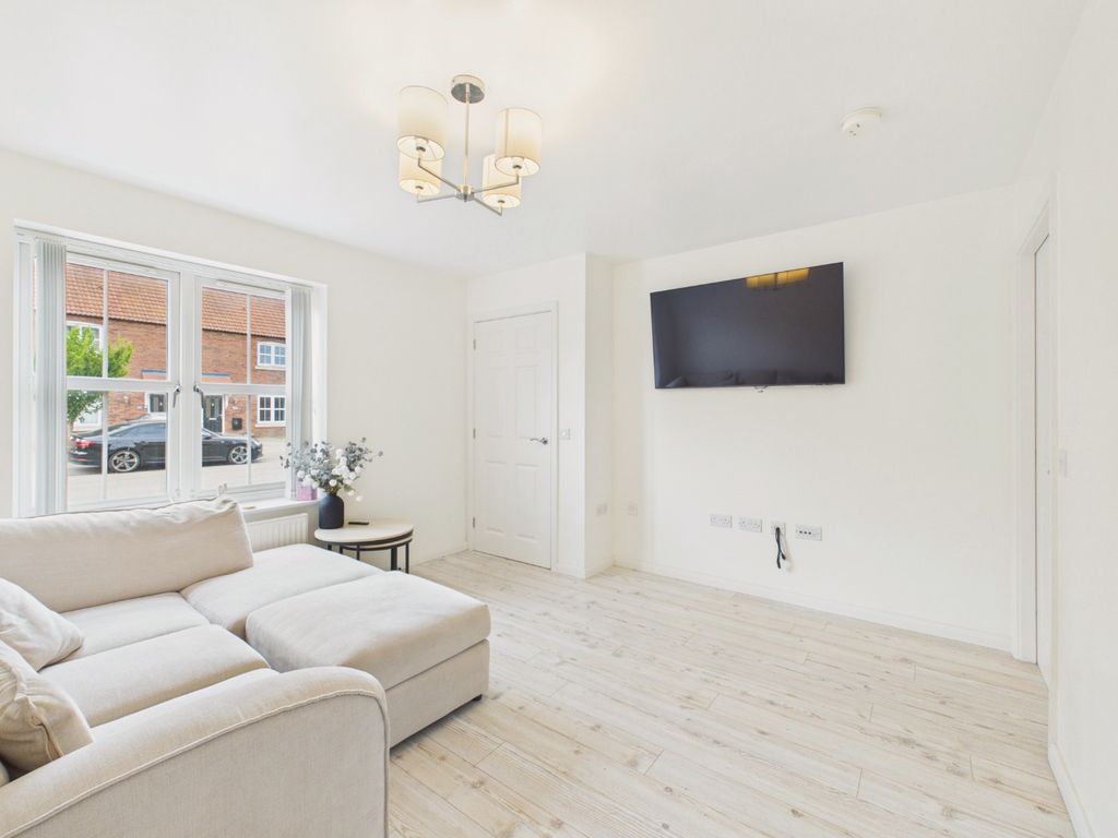 Property photo 2 of 16 5140925