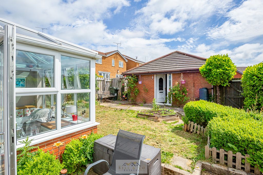 Property photo 2 of 27 Back Garden 1.4