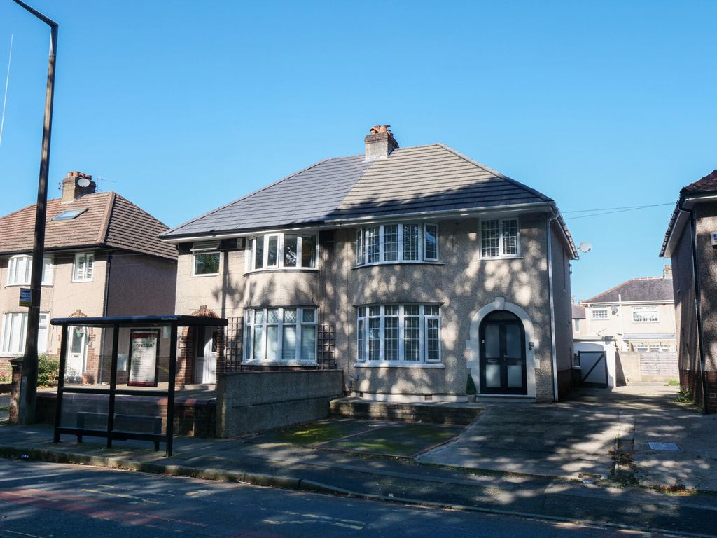 Property photo 1 of 17 Front (Exterior)