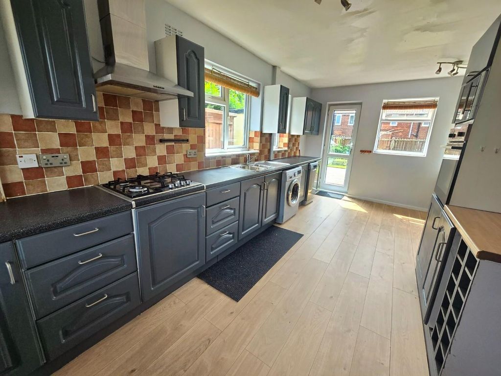 Property photo 2 of 13 Kitchen