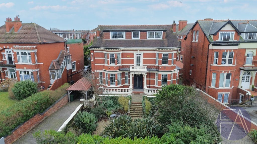 Property photo 1 of 68 4840422