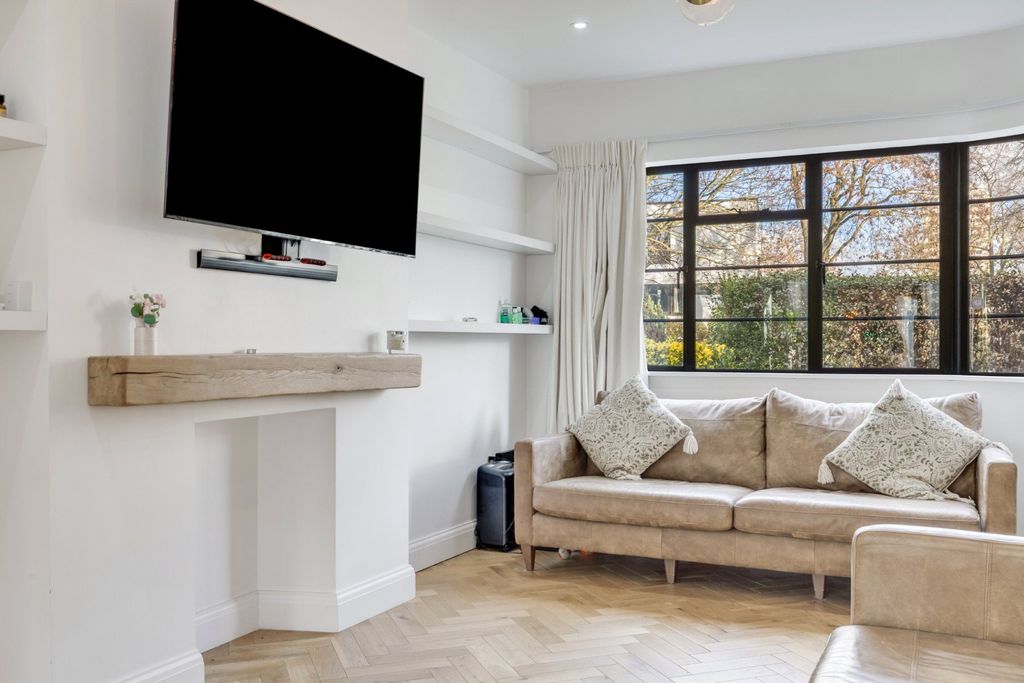 Property photo 3 of 11 Picture No. 06