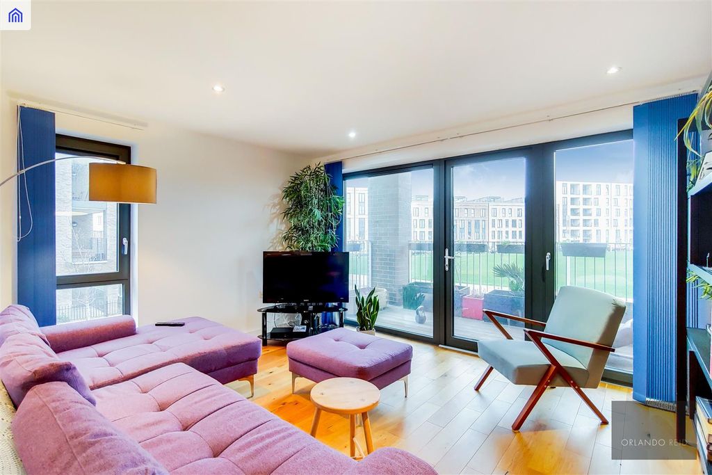 Property photo 1 of 12 5_Kitchen-Reception-1.Jpg