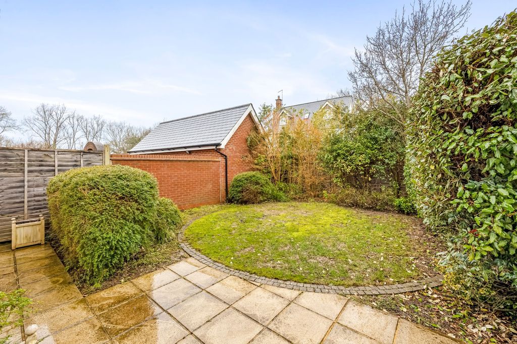 Property photo 2 of 24