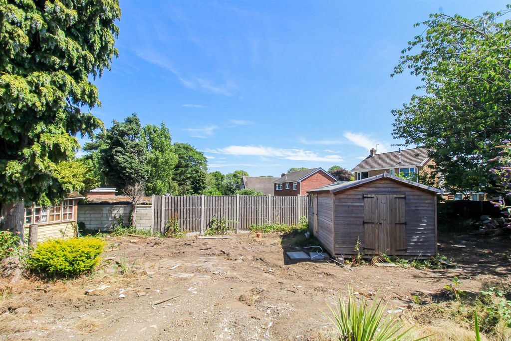 Property photo 3 of 6 Outside