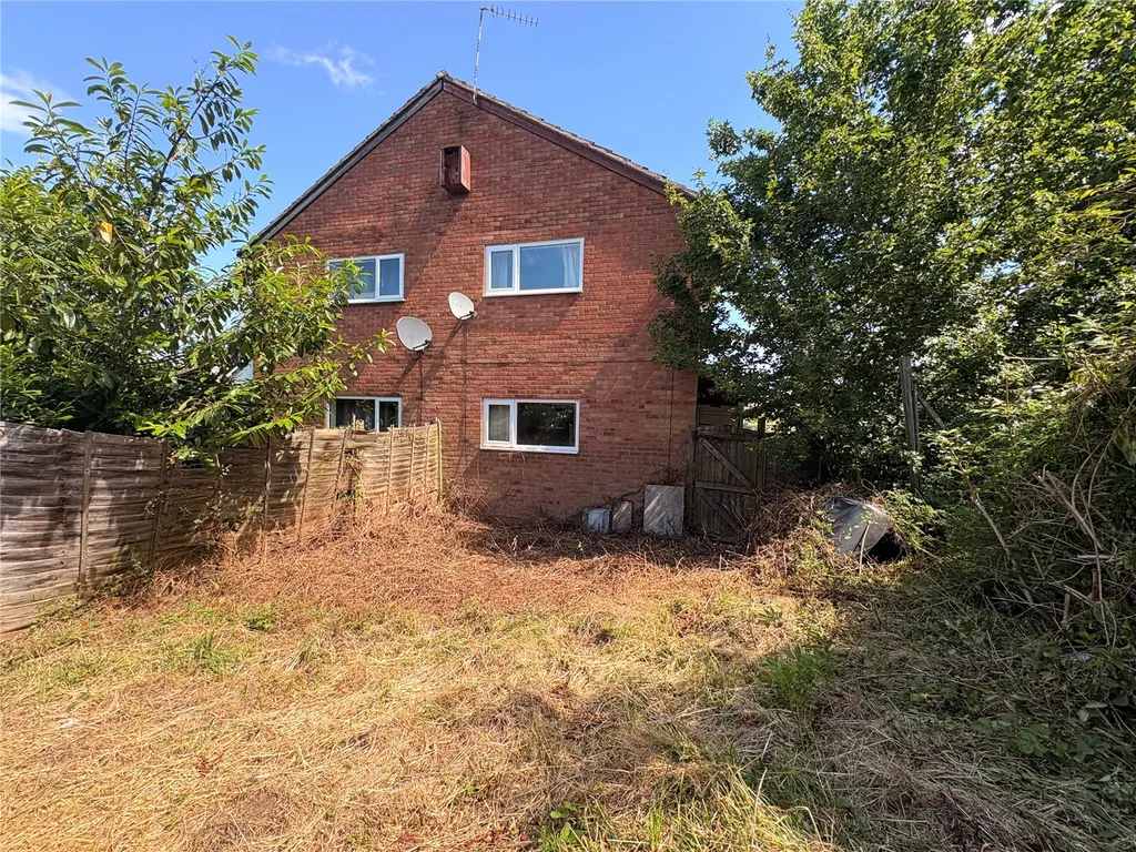 House in Daventry, Headlands - More