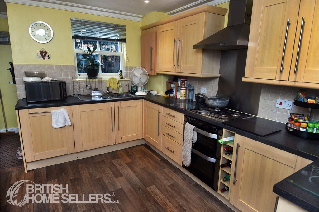 Property photo 2 of 14 Picture No. 16