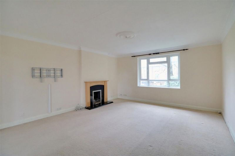 Property photo 2 of 12 Photo 3