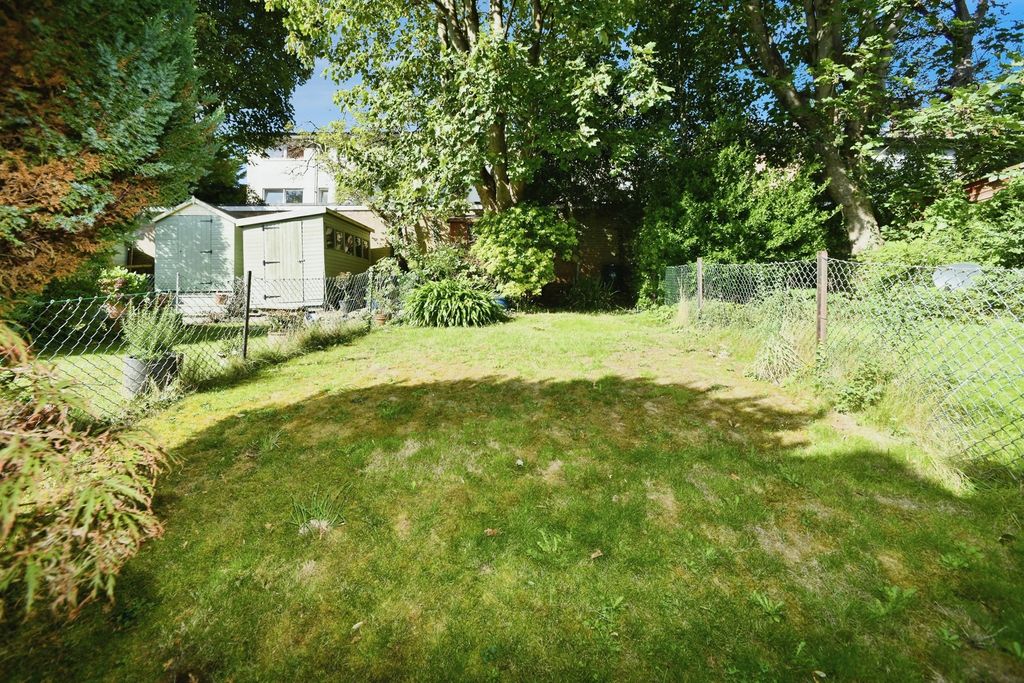 Property photo 1 of 21