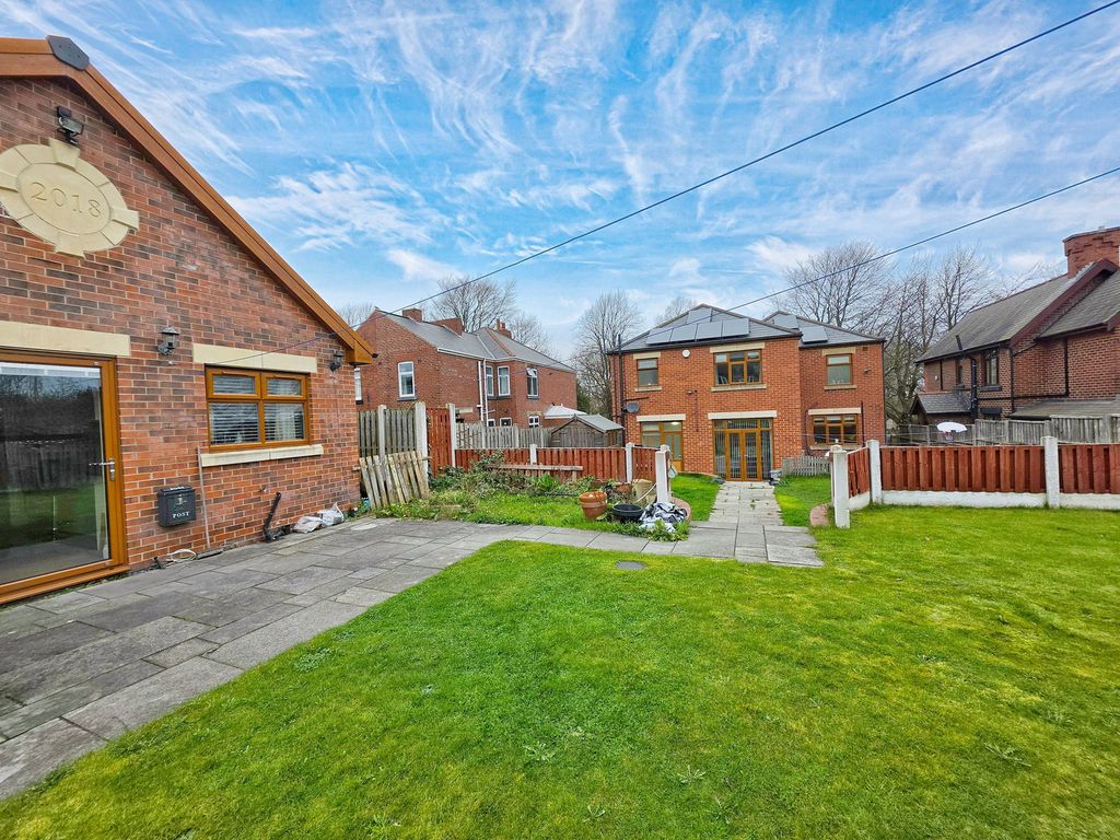 Property photo 1 of 33