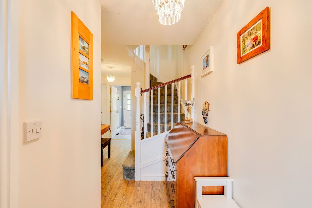 Property photo 3 of 39