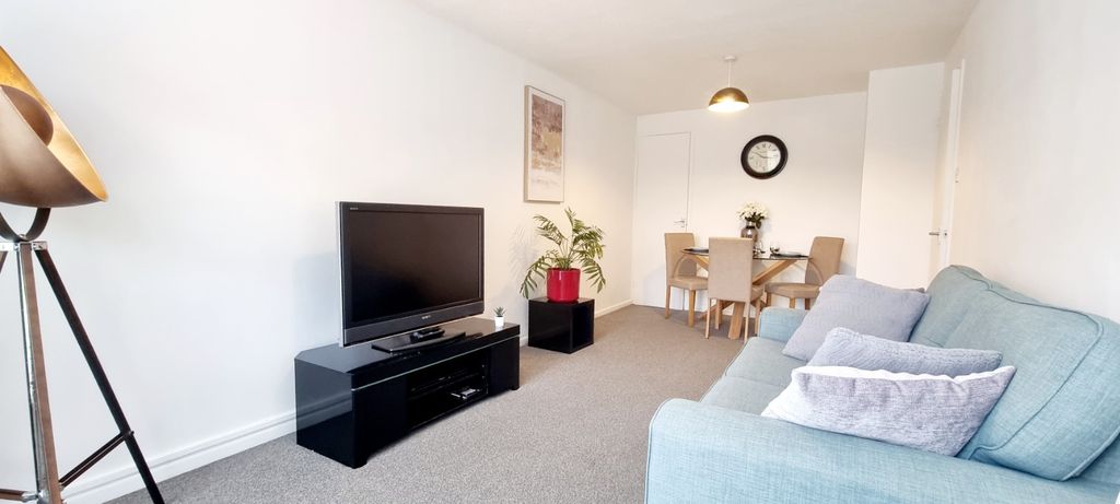 Property photo 2 of 10