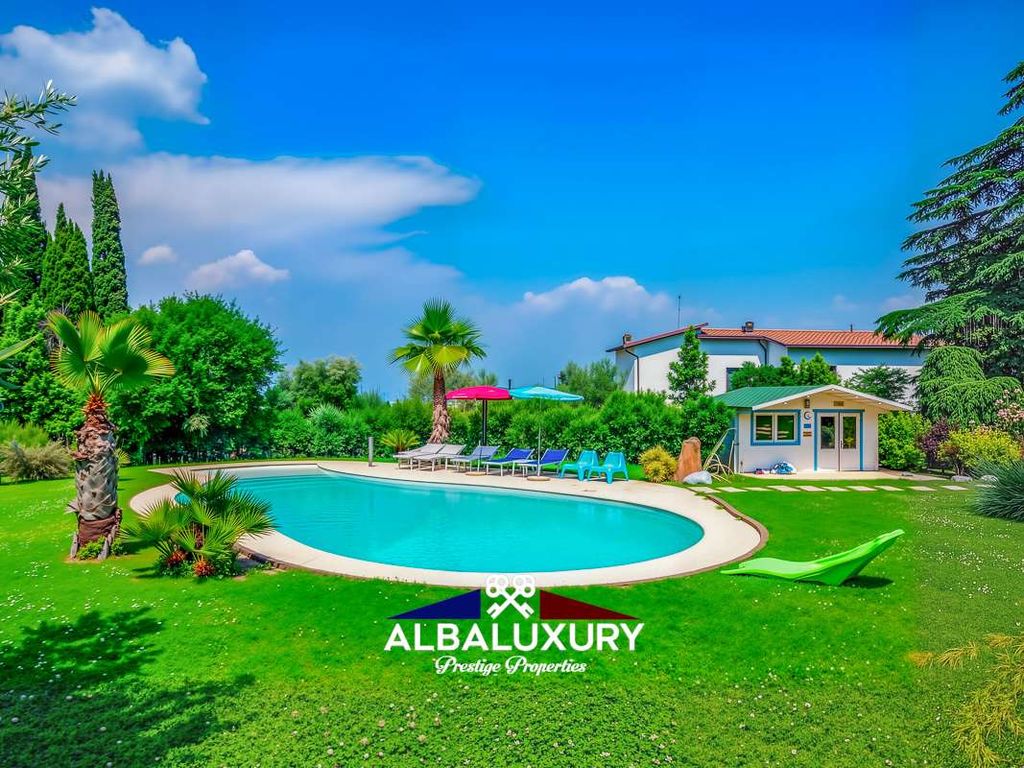 Property photo 2 of 26