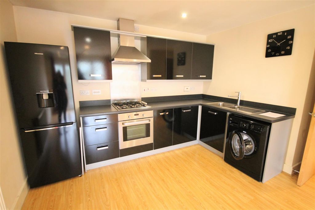 Property photo 2 of 9