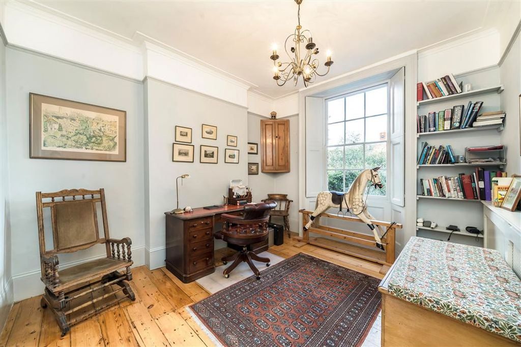 Property photo 3 of 11