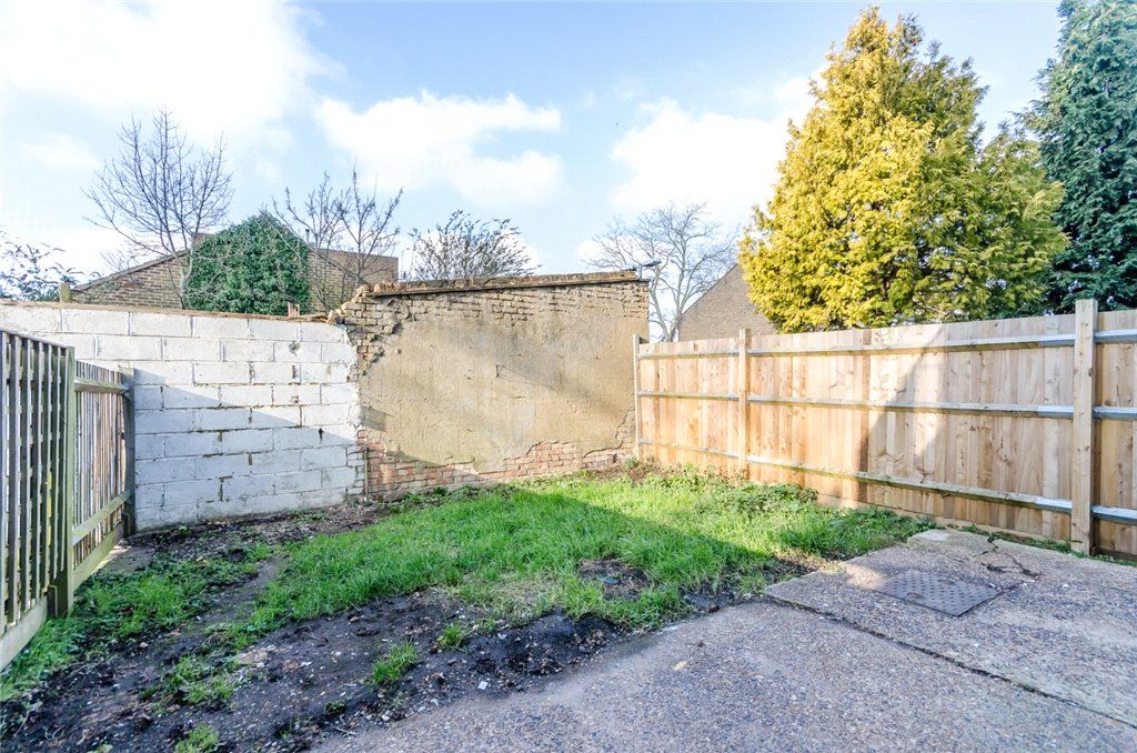 Property photo 3 of 11 Garden