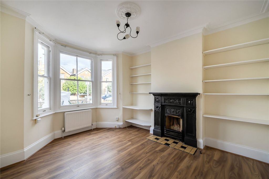 Property photo 2 of 19 Picture No. 24