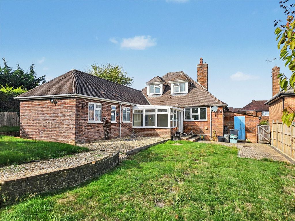 Property photo 2 of 21 Picture No. 17
