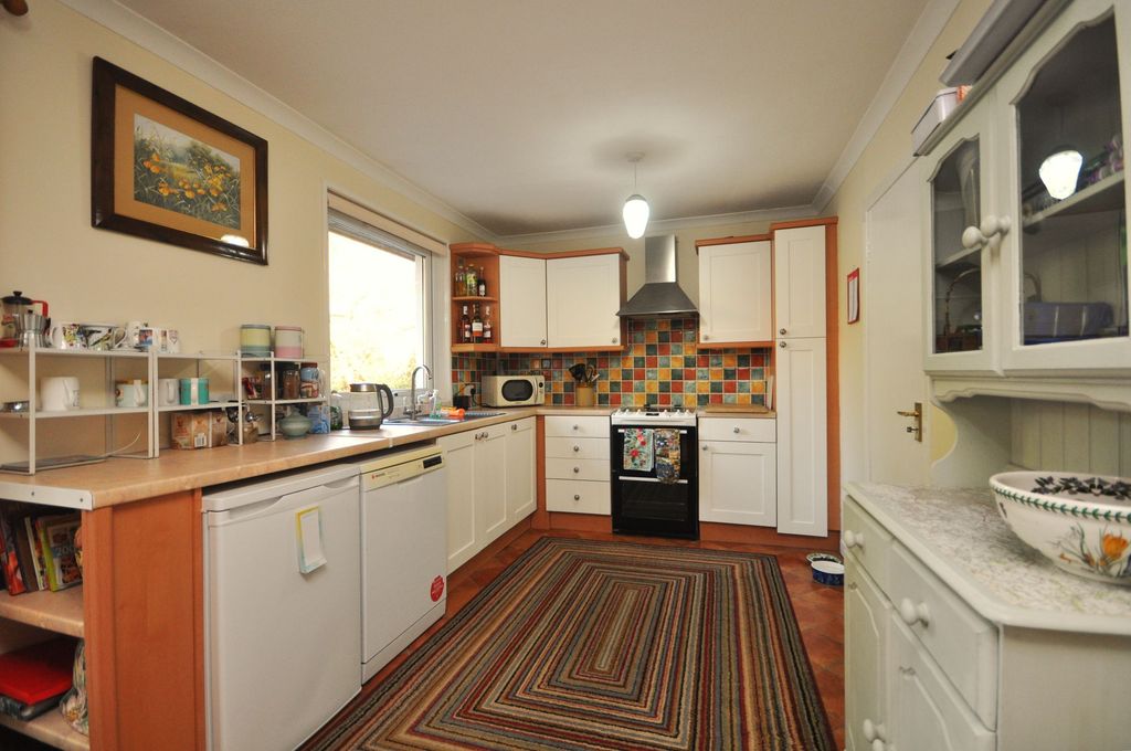 Property photo 3 of 27