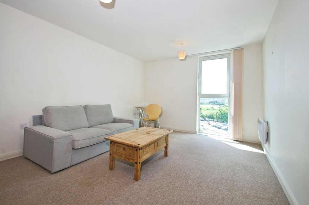 Property photo 2 of 9