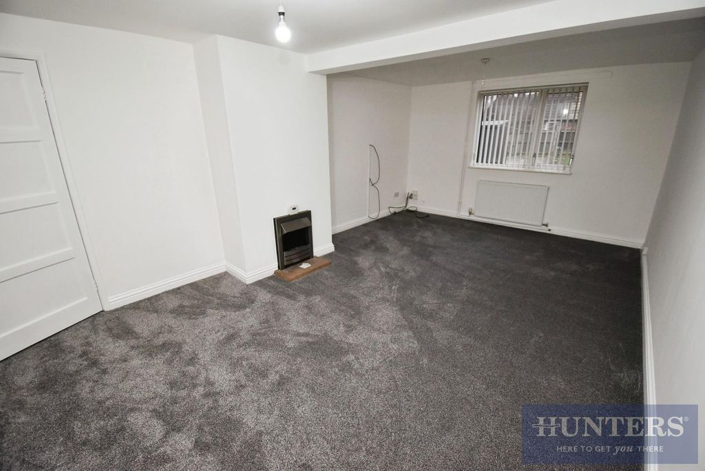 Property photo 2 of 11 Lounge